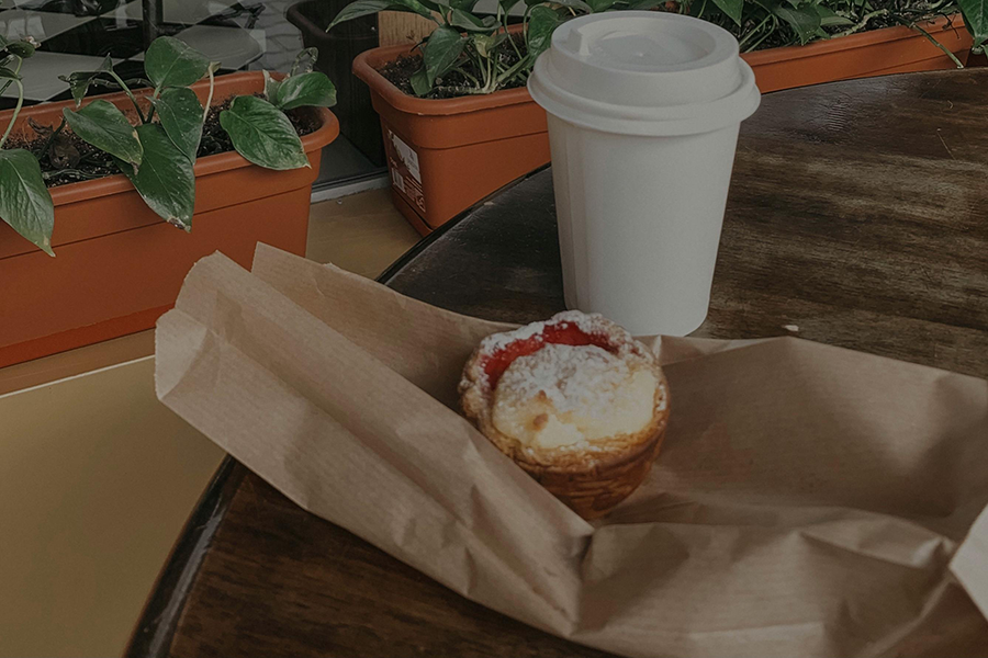 How a Global Coffee Chain Cut Waste with Custom Paper Solutions