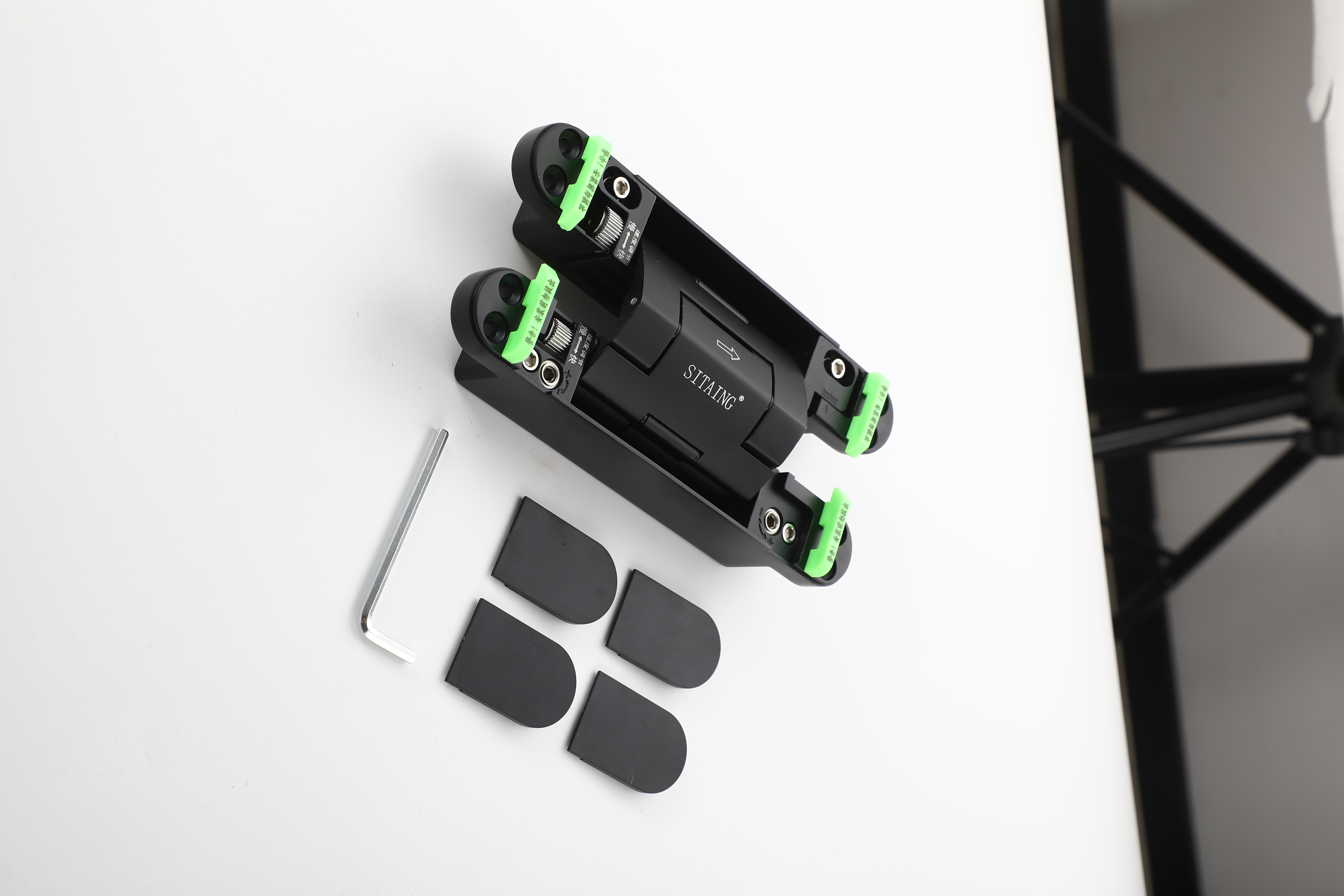 The Hidden 3D Hydraulic Hinge – Small Detail, Big Difference
