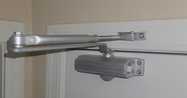 🚀 Sleek & Strong: Check Out THOMEI's Silver Door Closer in Action!