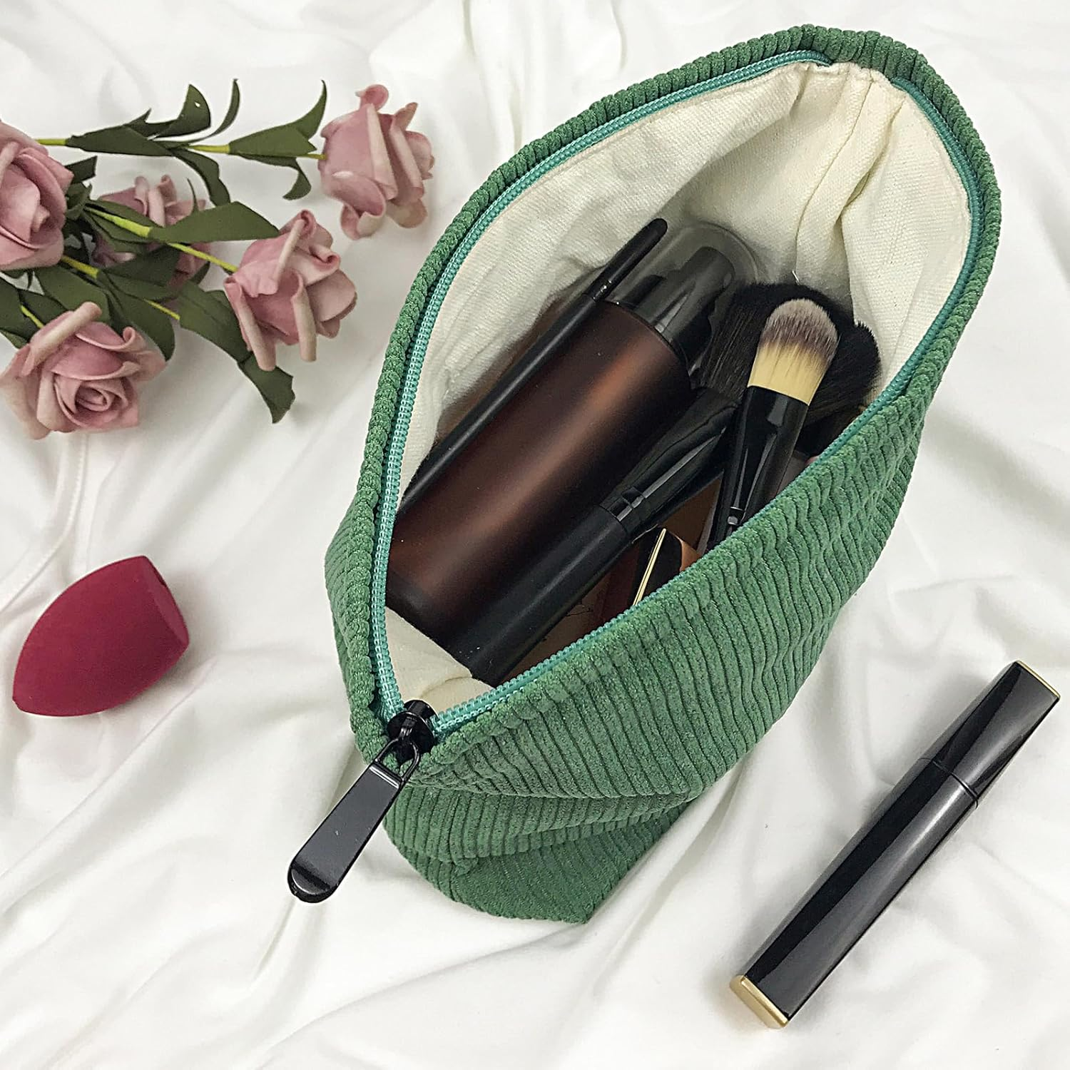 What makes a good toiletry bag for travel?