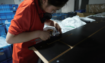 Contrôles en cours de fabrication pour garantir la précision