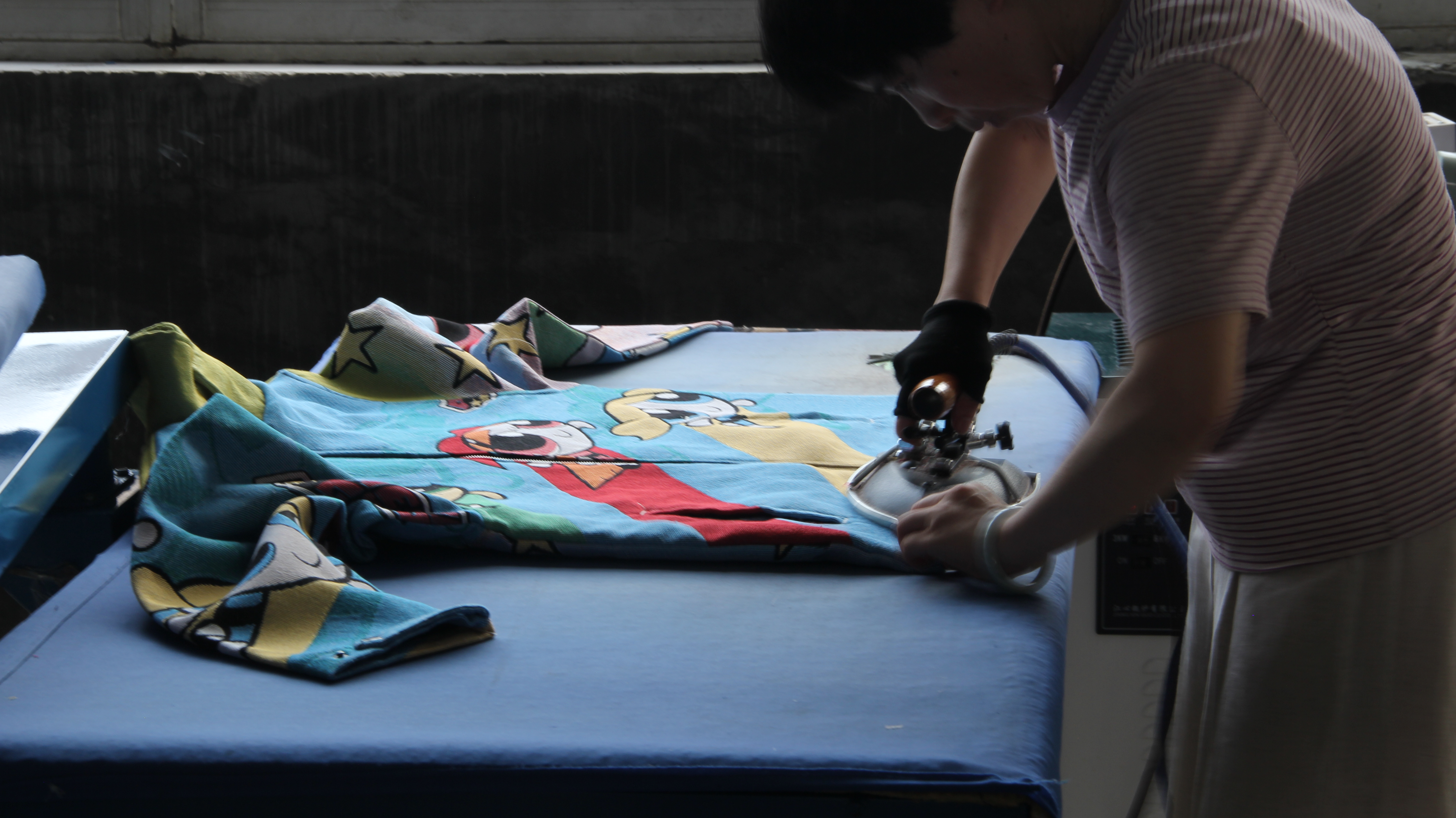 Why Choose Us As Your Custom Tapestry Jacket Manufacturer