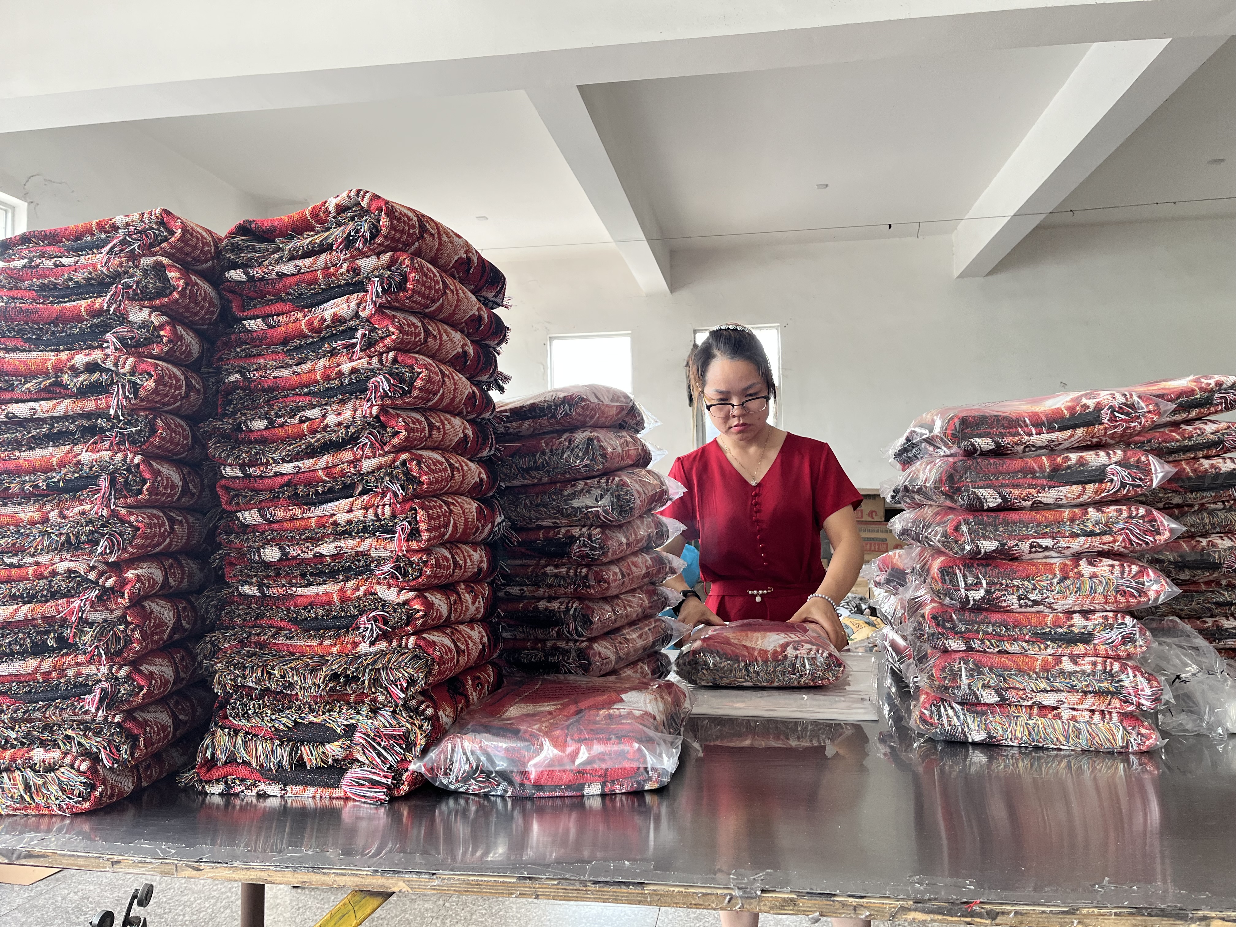 Why Choose Our Tapestry Blanket Wholesale Program