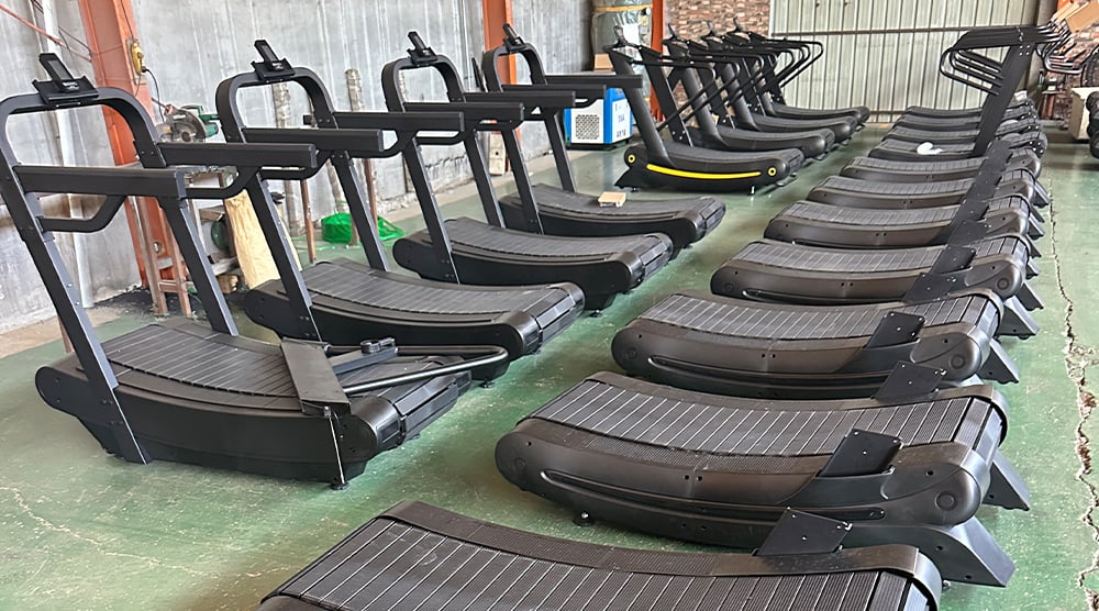 commercial-treadmill-gym-use.jpg
