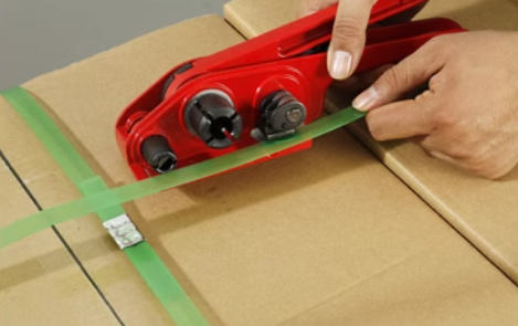 The many applications of pet strapping tape in various industries.