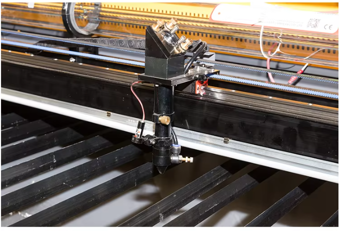 Pourquoi les machines de marquage laser couleur sont-elles en vogue dans la fabrication et l'emballage ?