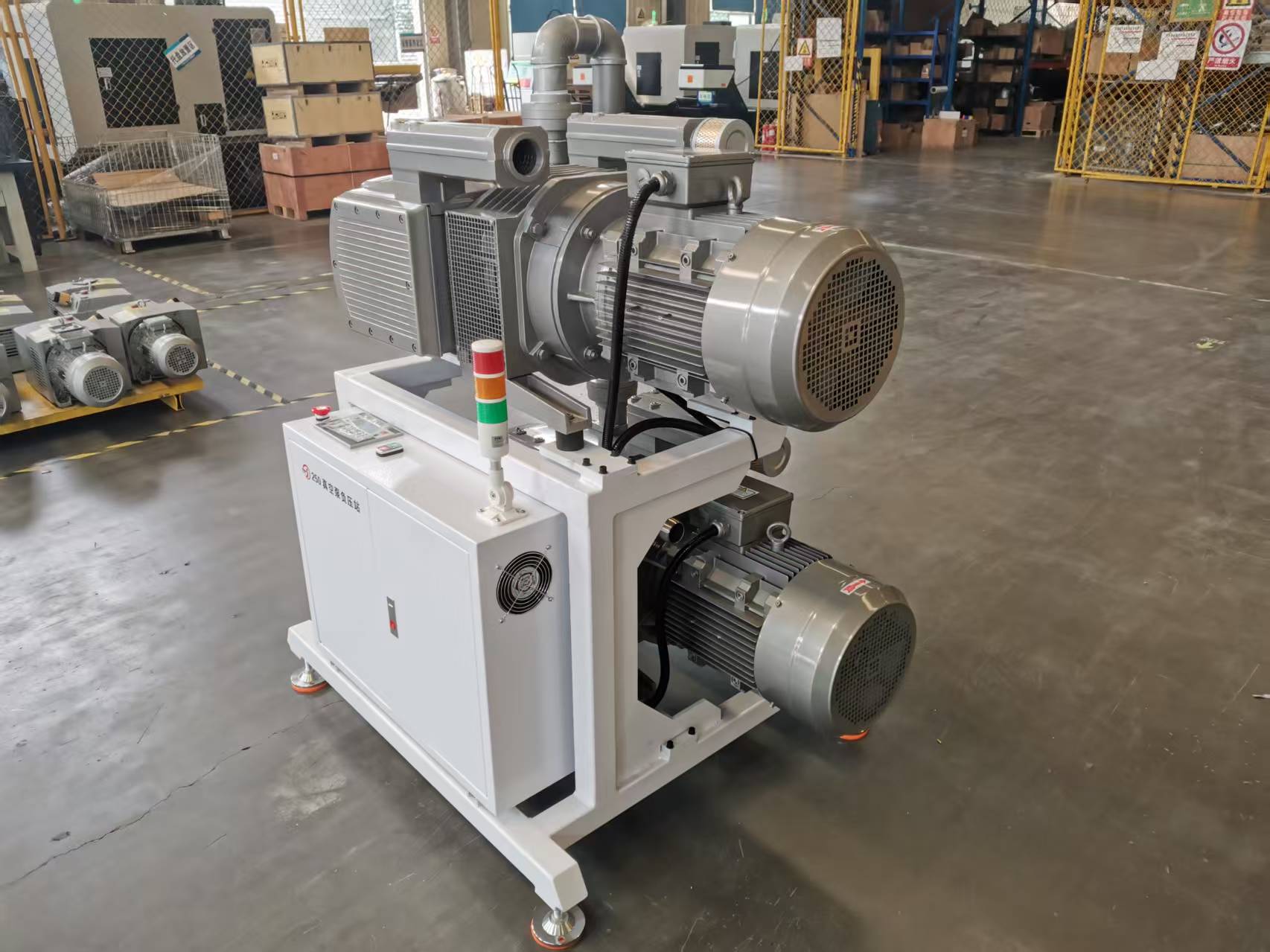 Двойна вакуумна система KVF250 решава проблема с изместването на CNC материал за производител на мебели от САЩ