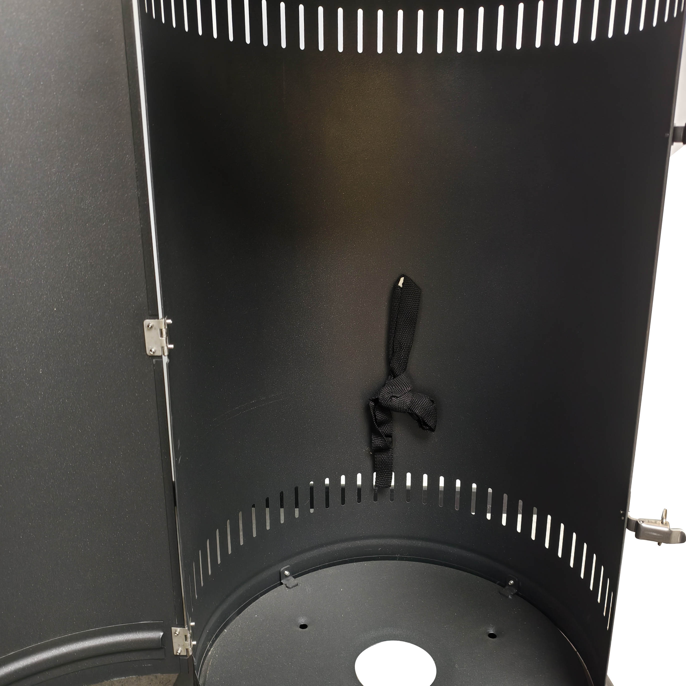 door open design for each change gas bottle.jpg