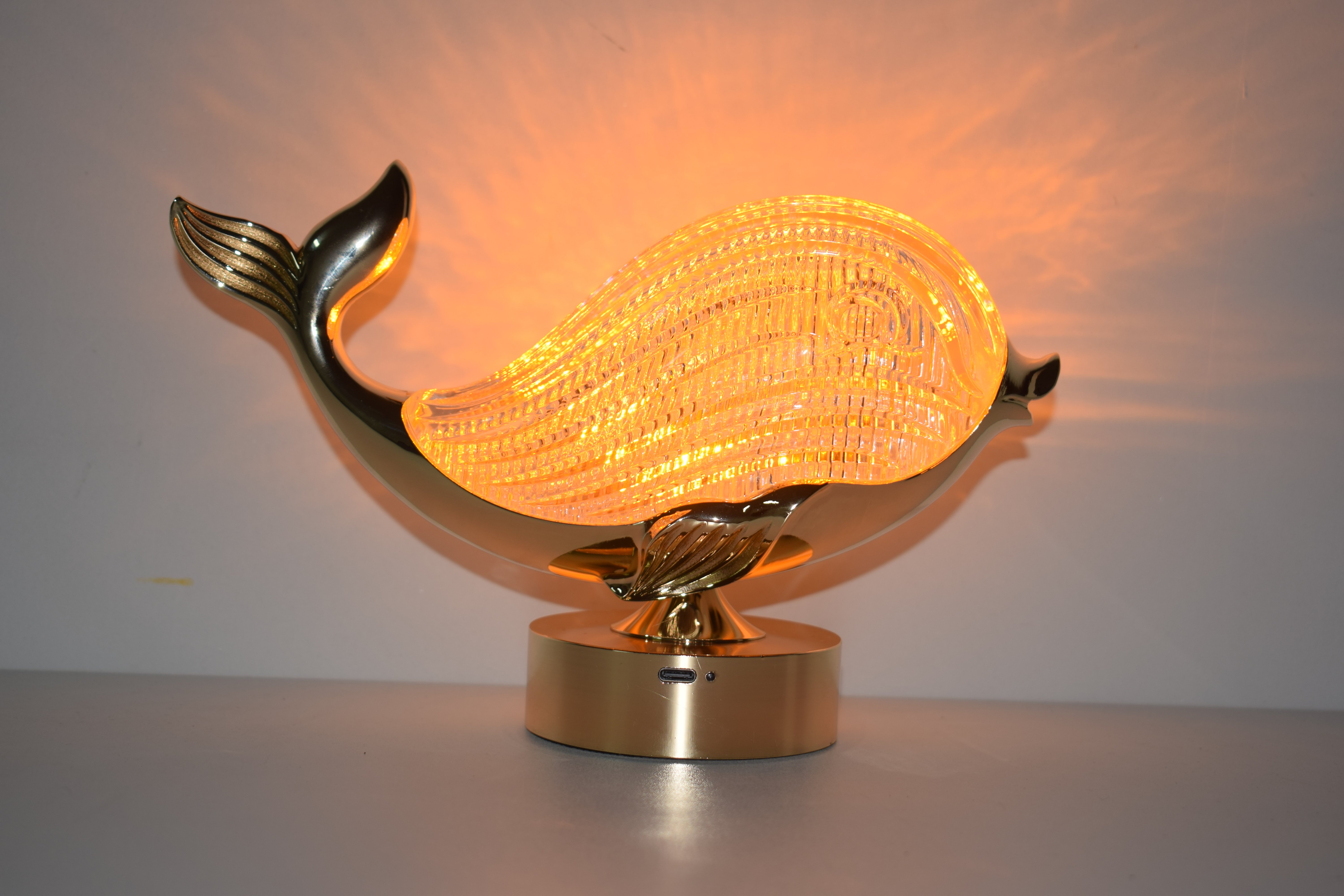 Acrylic ocean style dolphin atmosphere restaurant study table lamp