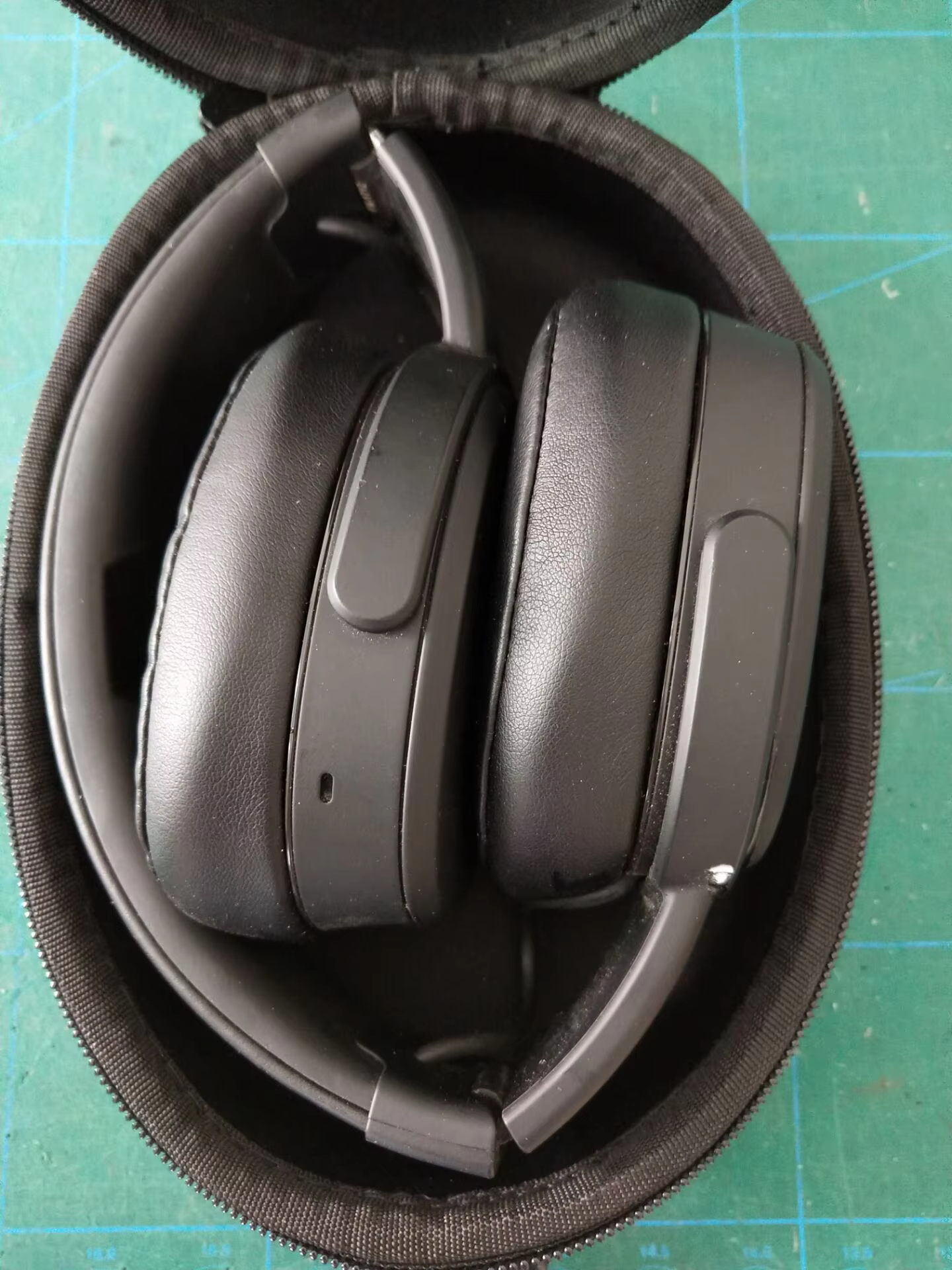 Factory Price Protective Headphone Case for Wireless Headphone Accessories Hard EVA Shell Headphone Carrying Pouch factory