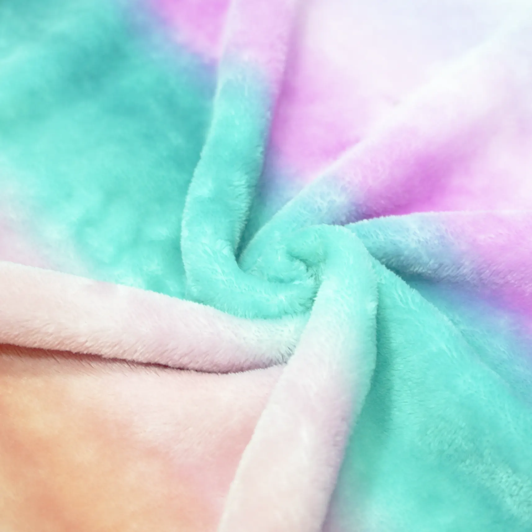 Colorful Printing Flannel Blanket details