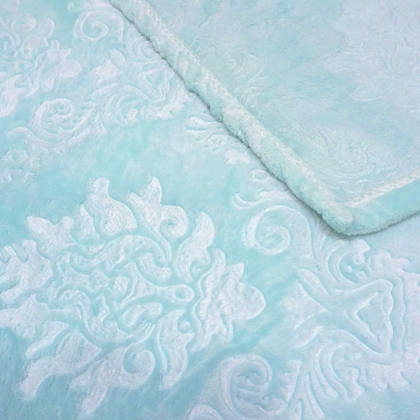 Flower and Leaves Pattern Embossing Flannel Blanket details