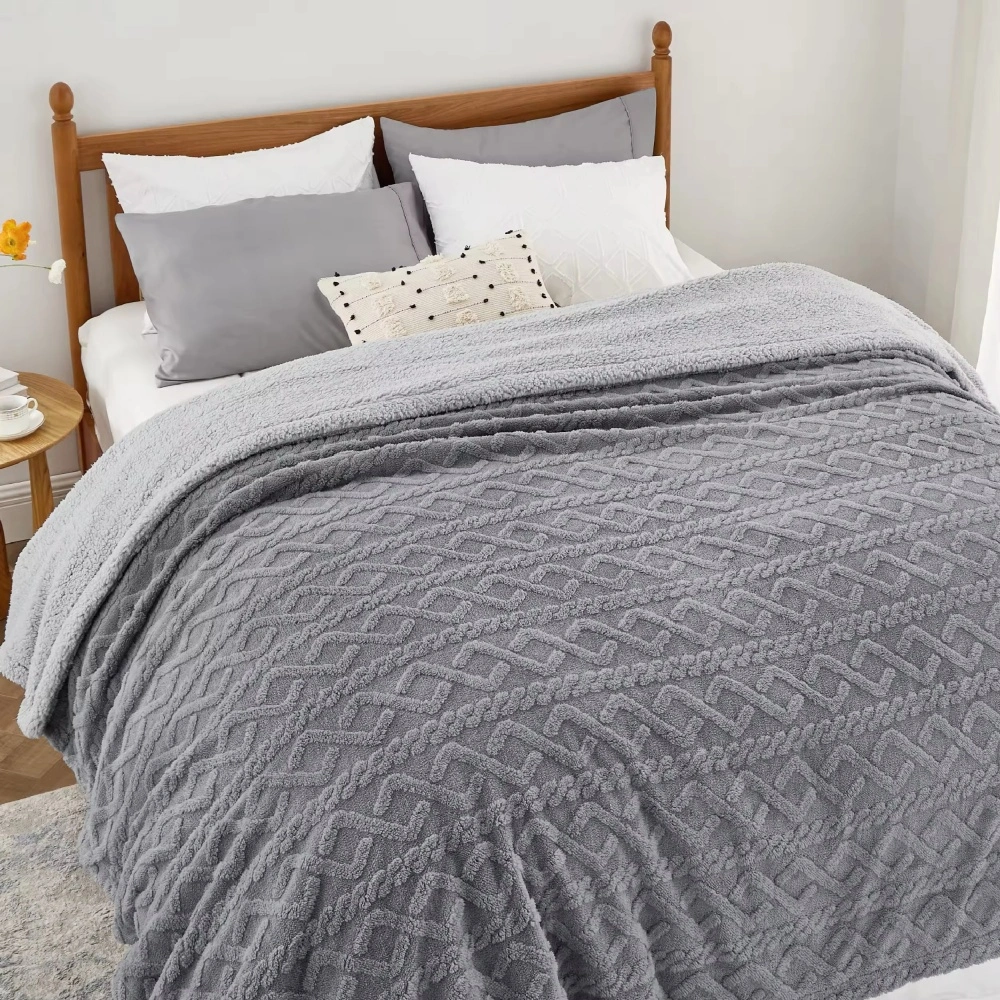 New Popular Luxury Sherpa Faux Fur Duvet Winter Thick Solid Color Blanket Double Layer High Quality Jacquard Designer Fleece