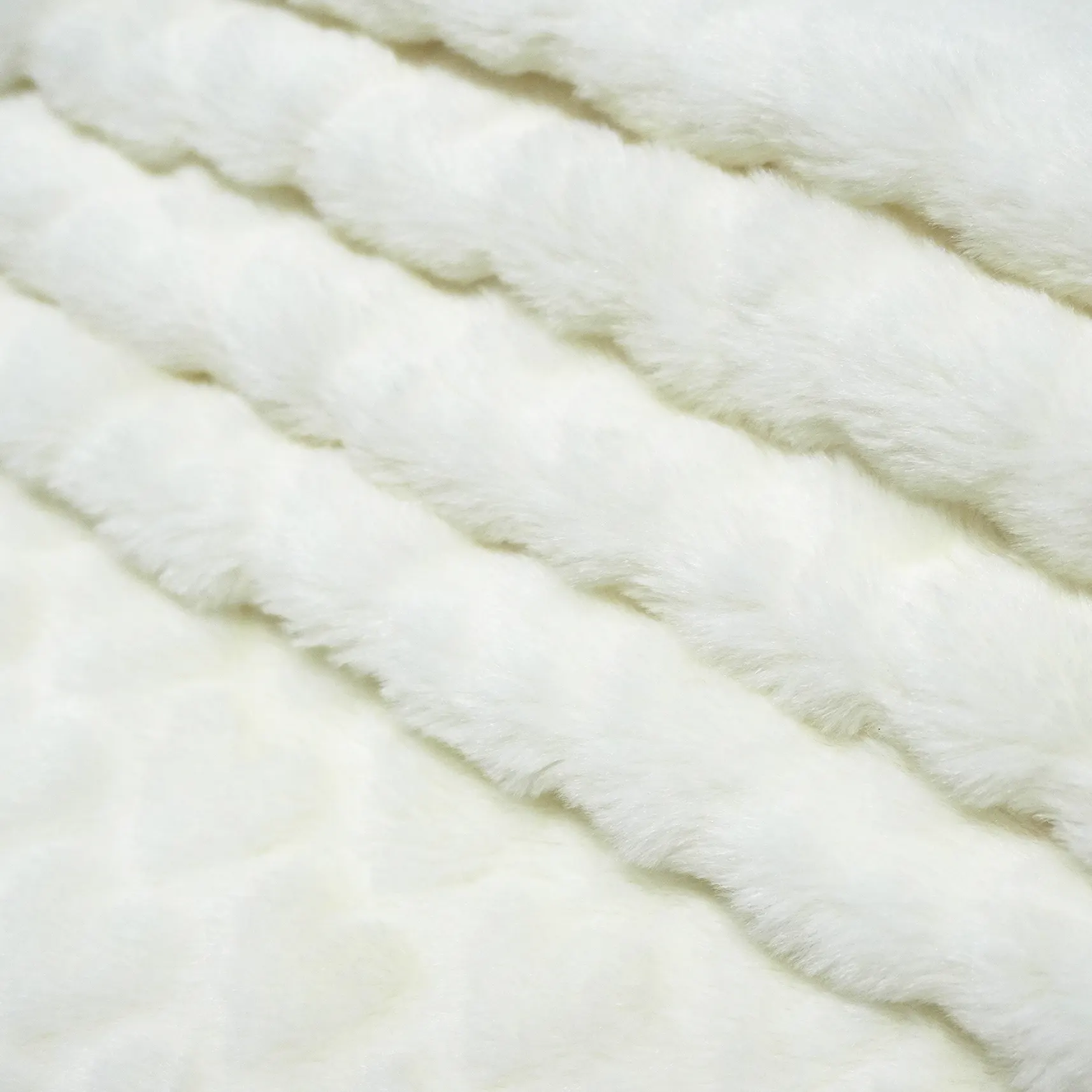 Cream White Love Pattern Cutting PV Fleece Blanket manufacture
