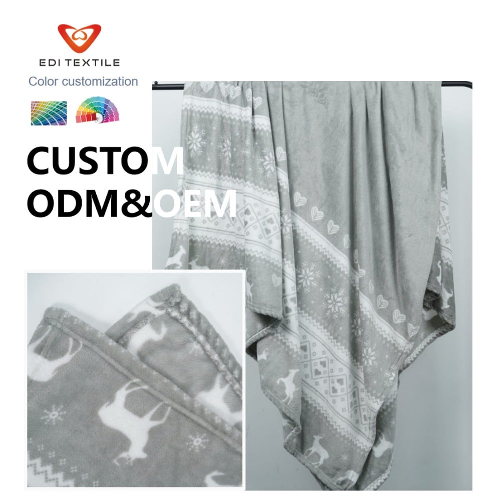 Custom Christmas Printed Soft Warm Reindeer Snowflake Pattern Flannel Blanket for Wholesalers