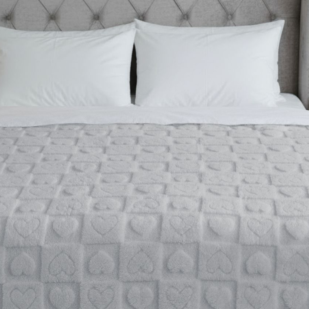 flannel blanket with cutting