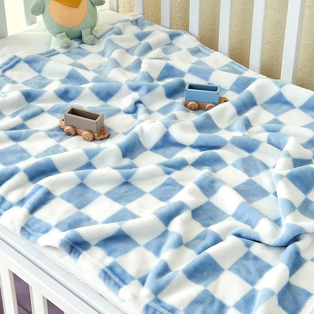 Premium Custom Checkerboard Printed Flannel Blanket for Wholesalers, Chain Supermarkets