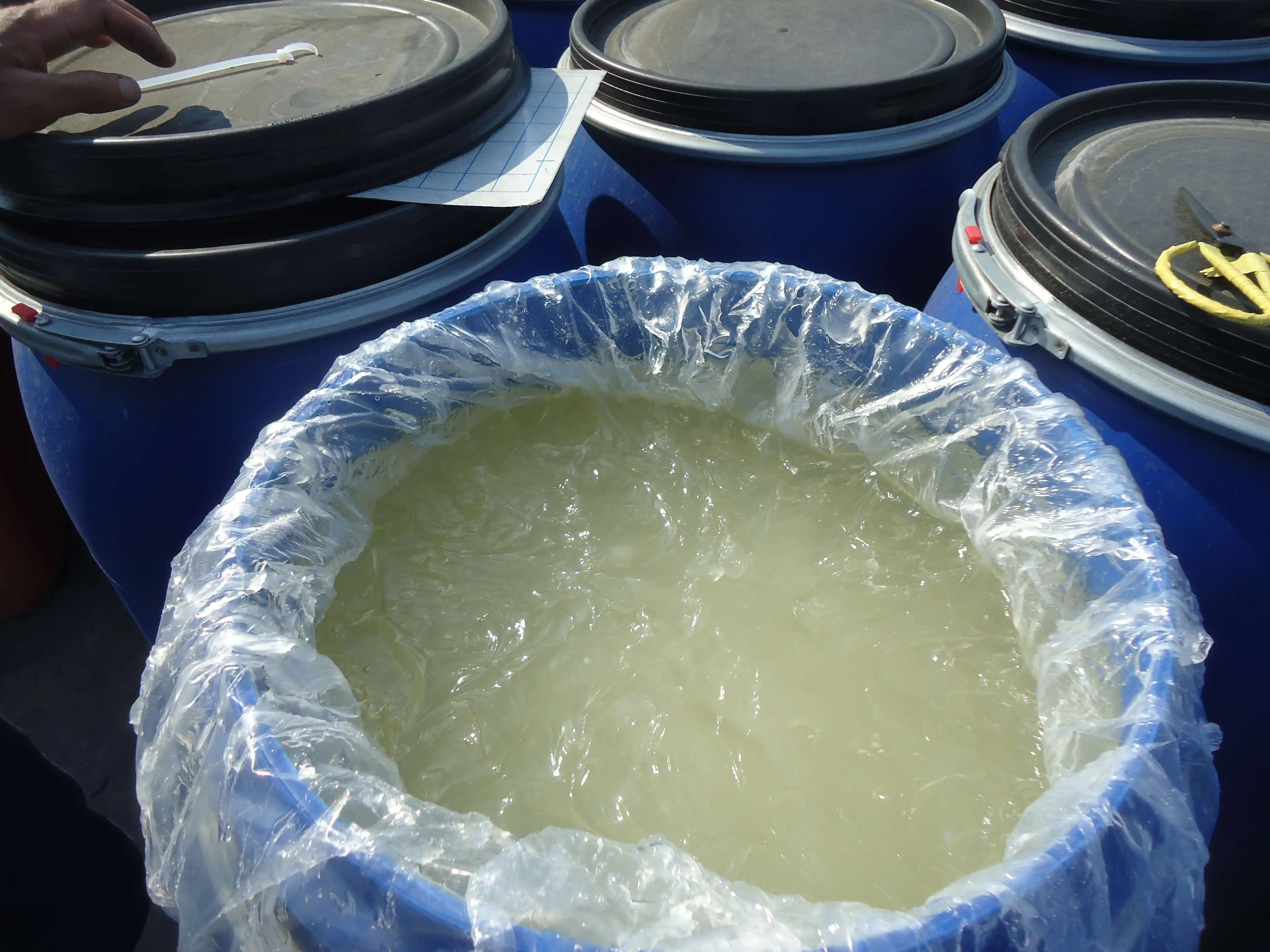 prix d'approvisionnement en Chine matière première chimique SLES 70% Sodium Lauryl Ether Sulfate 70%