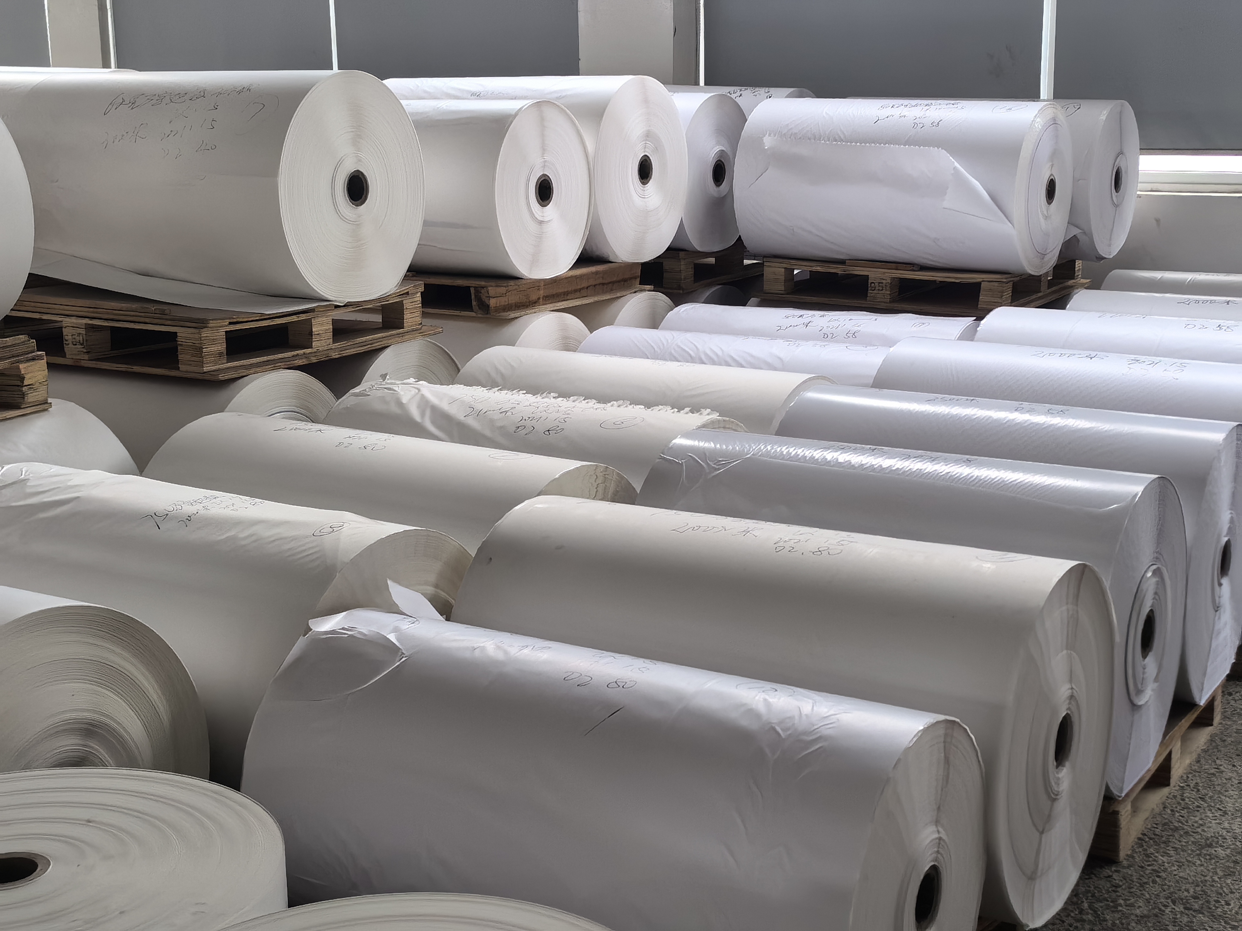 High-Performance Label Material Jumbo Rolls