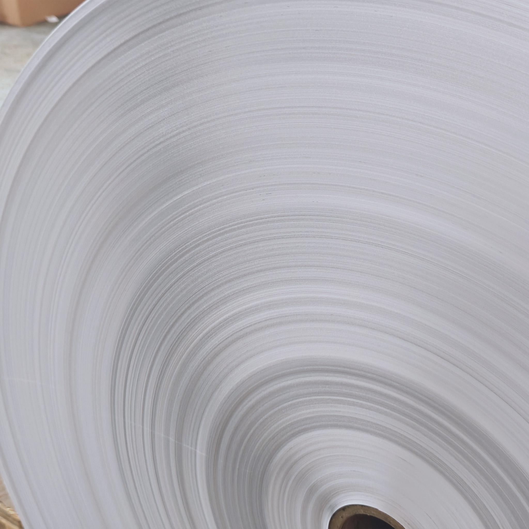 Synthetic Paper Self-Adhesive Labels Waterproof Tear-resistant Jumbo Roll for Cold Chain Logistics E-commerce