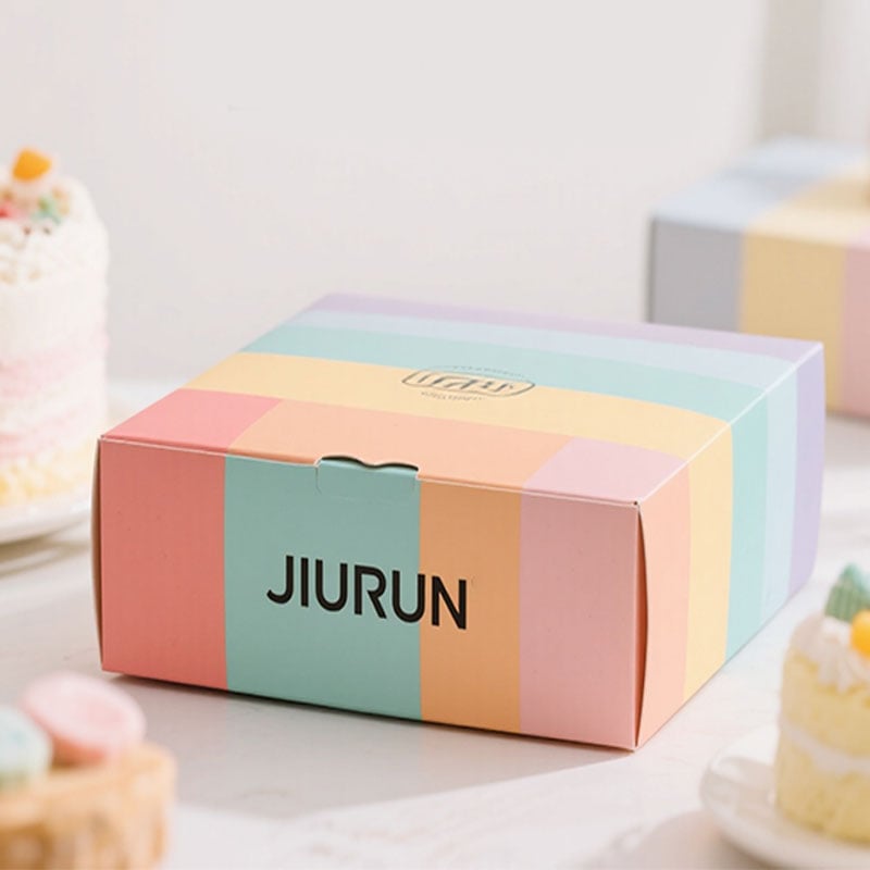Wholesale Customized Luxury Folding Package with Clear PVC Window Embossing Matt Lamination Silk Screen Printing Sponge Lining