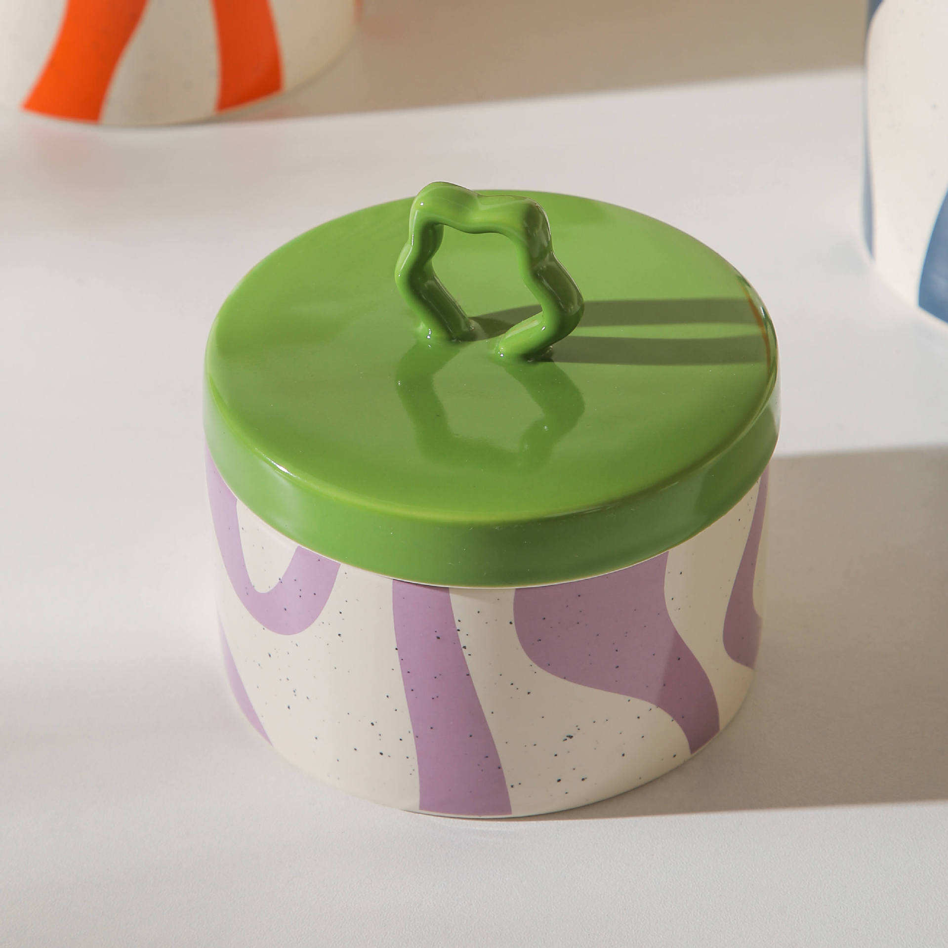 Nordic Creative Ceramic Cookie Jar with Lid for Candy Storage Home Kitchen Gadget Decor Bathroom Use for Weddings