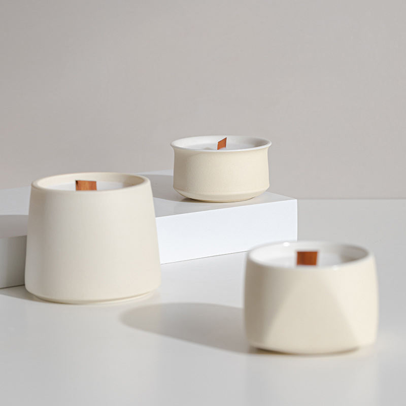 Luxury Minimalist Beeswax Candles Large Porcelain Ceramic Jars Perfect for Home Decor Weddings