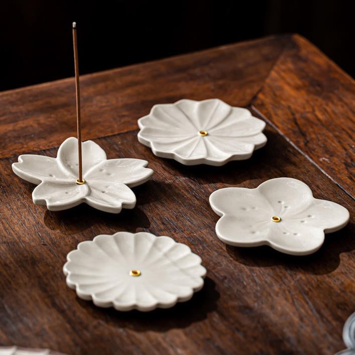 Ceramic Home Decor Incense burner Holder Flower Shaped Table Sticker Dish Tray Holder for Zen Buddhist Kit