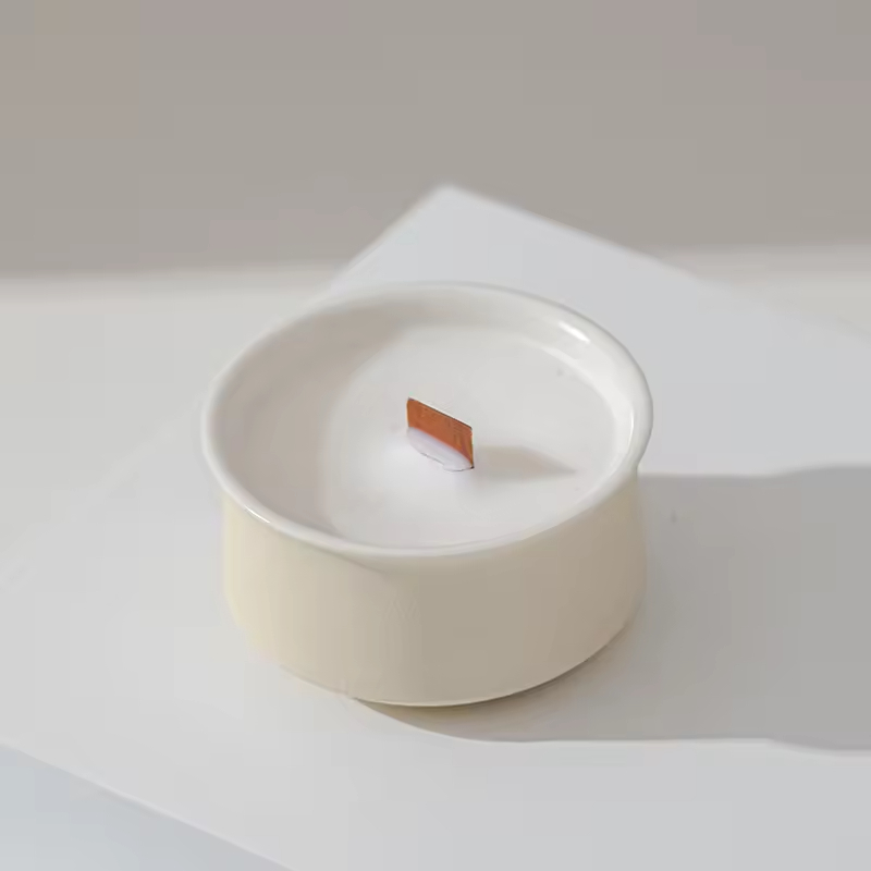 Luxury Nordic Decorative Empty Matte White Scented Candle Vessels Holder Container Porcelain Ceramic Candle Jar