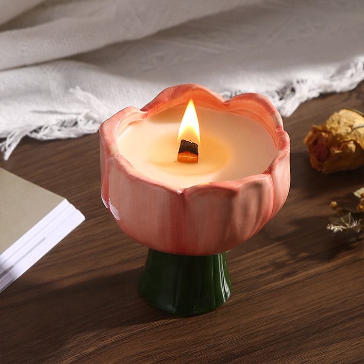 Custom Design 6oz Handmade Glazed Nordic Tulip Shaped Candle Vessels Luxury Ceramic Candles Jars for Home Decoration