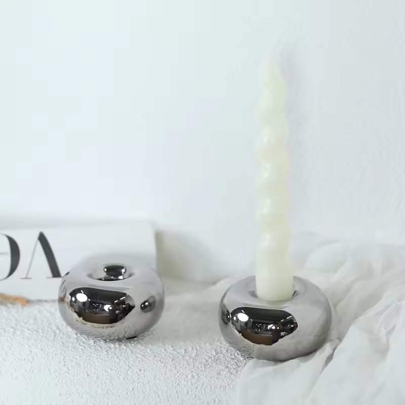 Simplistic Lighting Candle Holder Modern Gold Silver Tabletop Decor Candle Stand With Circular Base for Outstanding Decoration