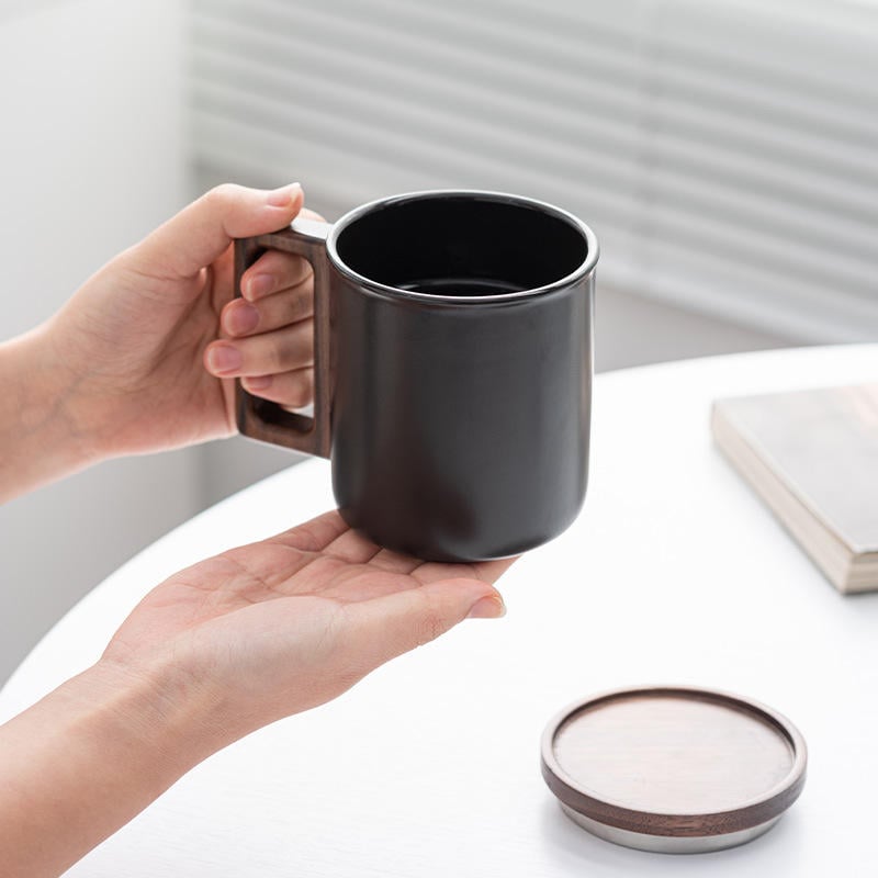 Modern Light Luxury Ceramic Mug with Wooden Handle Handmade High-End Tea Cup for Office Simple Style with Lid New Chinese Style