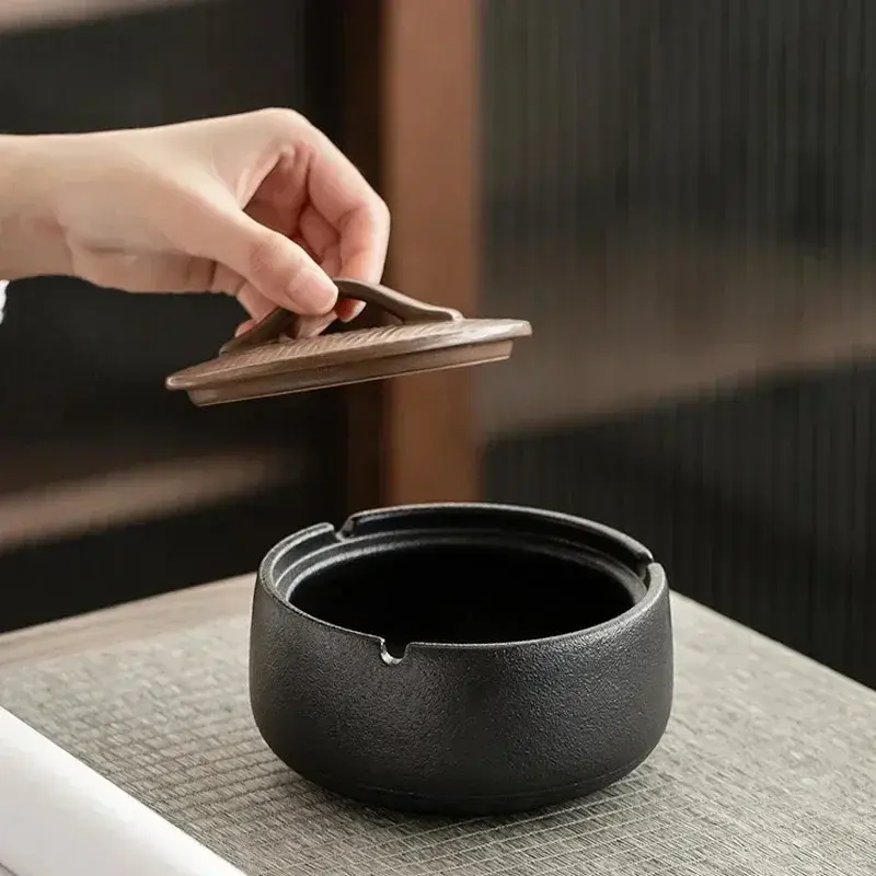 Ceramic Ashtray with Lid Creative Vintage Storage Box Desktop Anti Fly Ash Cigar Plate Household Decoration Men's Gifts