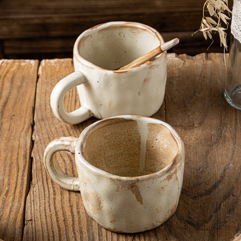 Ouderwetse Japannese Melkbeker Moderne Landelike Ontwerp Handgemaakte Onreëlmatige Porselein Kleibeker Keramiek Koffiebekers Erdewerkbeker met Lepel