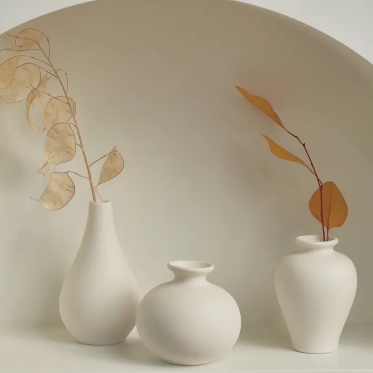 Modern White Ceramic Vase Mini Flower Vases for Home Decoration