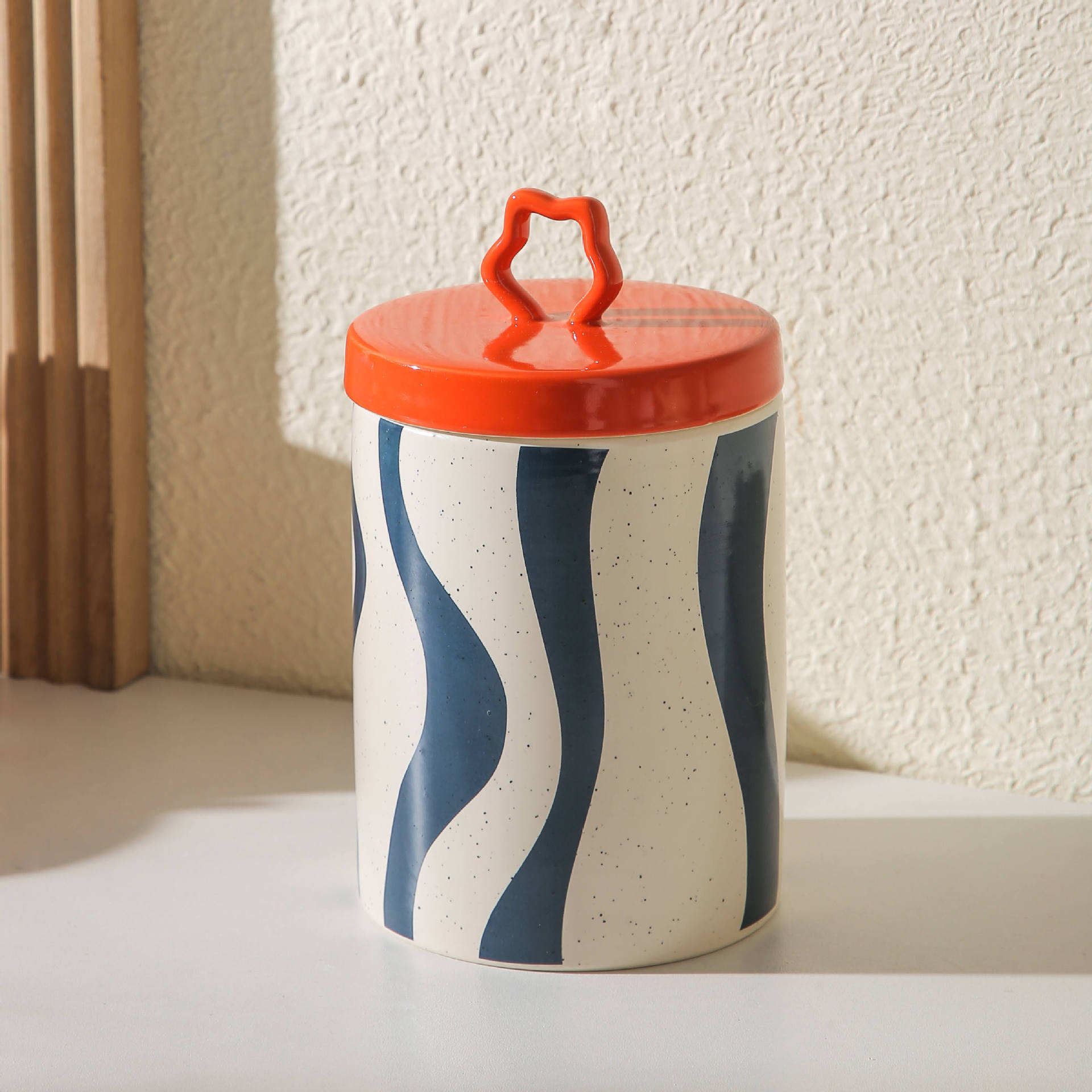 Nordic Creative Ceramic Cookie Jar with Lid for Candy Storage Home Kitchen Gadget Decor Bathroom Use for Weddings