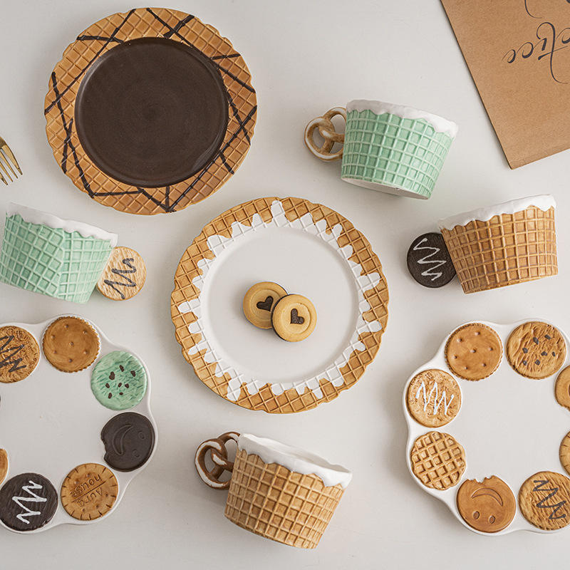 300ml Creative Retro Luxury Porcelain Cookie Holder Afternoon Tea Dessert Plate Ceramic Coffee Cup and Saucer