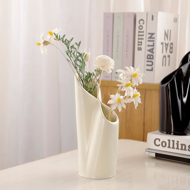 Custom Design Decorative Vase Modern Elegant Office Desktop Living Room Home Decor Ceramic Vase Flower Vase