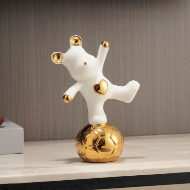 Creative Pottery and Enamel Interior Decoration Craft Gifts, Violent Football Bear Decorative Ornaments
