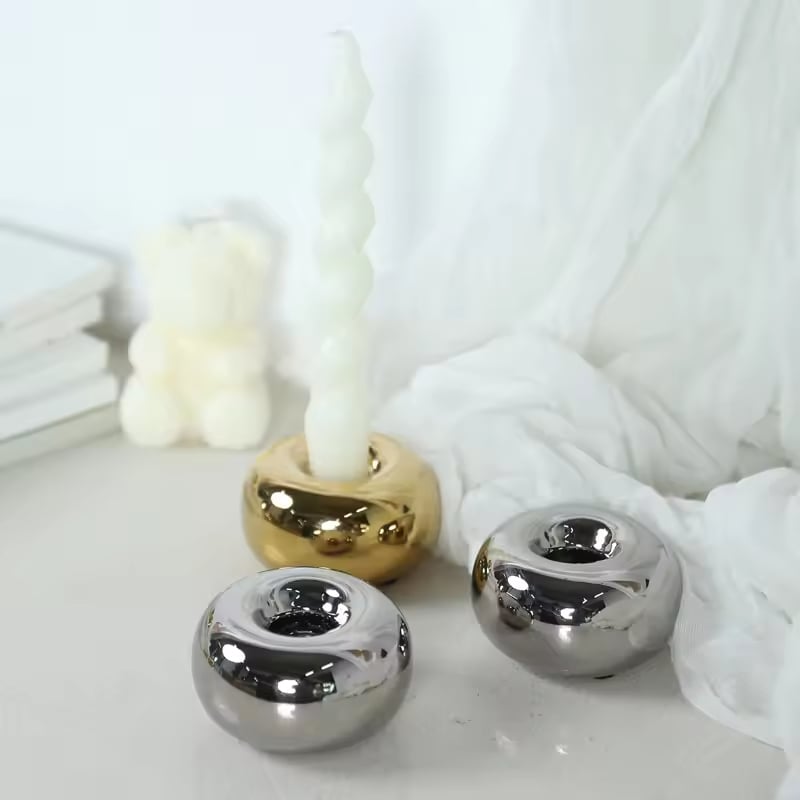 Simplistic Lighting Candle Holder Modern Gold Silver Tabletop Decor Candle Stand With Circular Base for Outstanding Decoration