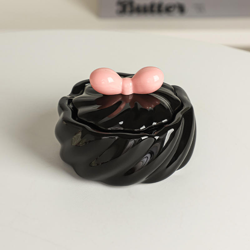 Supports Customization Cute pink Bowknot Design Home Office Hotel Black White Porcelain Round Smoking Ceramic Cigar Ashtray