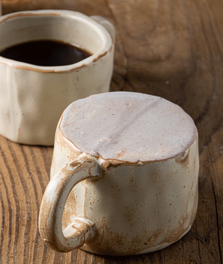 Ouderwetse Japannese Melkbeker Moderne Landelike Ontwerp Handgemaakte Onreëlmatige Porselein Kleibeker Keramiek Koffiebekers Erdewerkbeker met Lepel