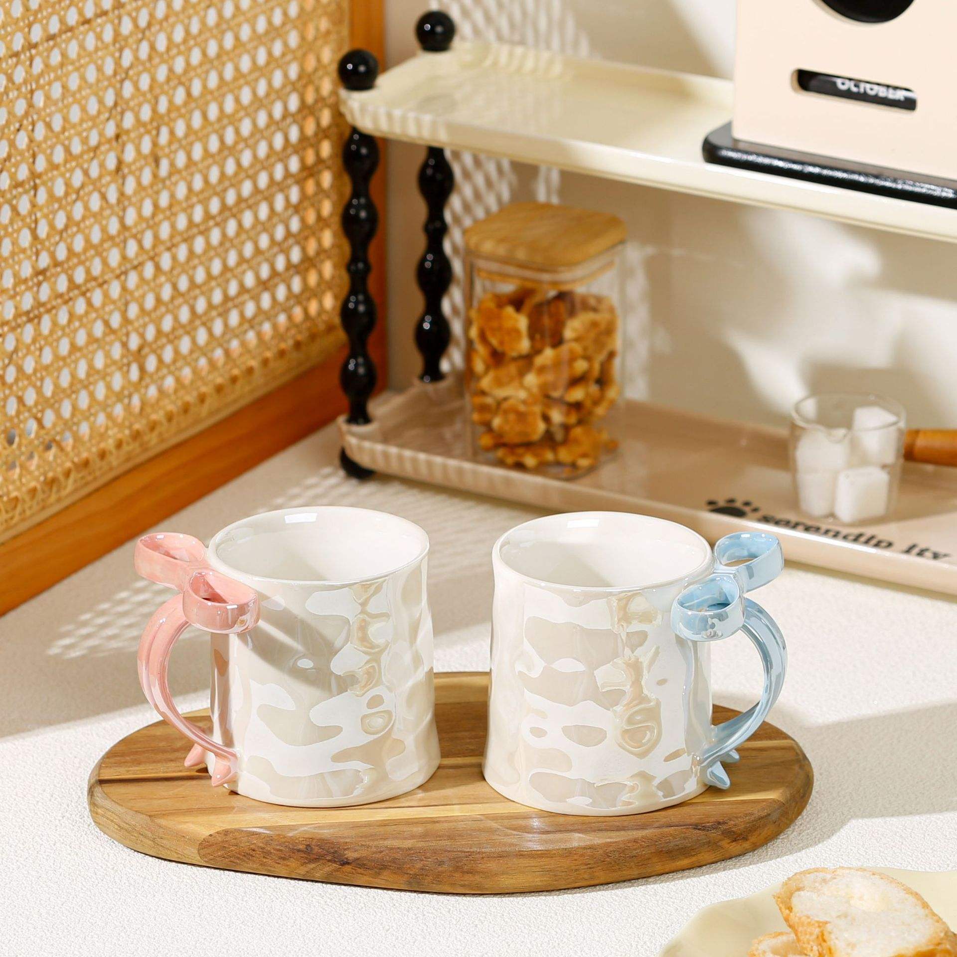 Creative Cute Pearlescent Glaze Bow Ceramic Mug Irregular Red Ceramic Coffee Tea Cup with Handle for Gift Souvenir