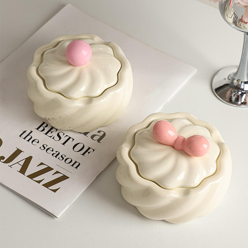 Supports Customization Cute pink Bowknot Design Home Office Hotel Black White Porcelain Round Smoking Ceramic Cigar Ashtray
