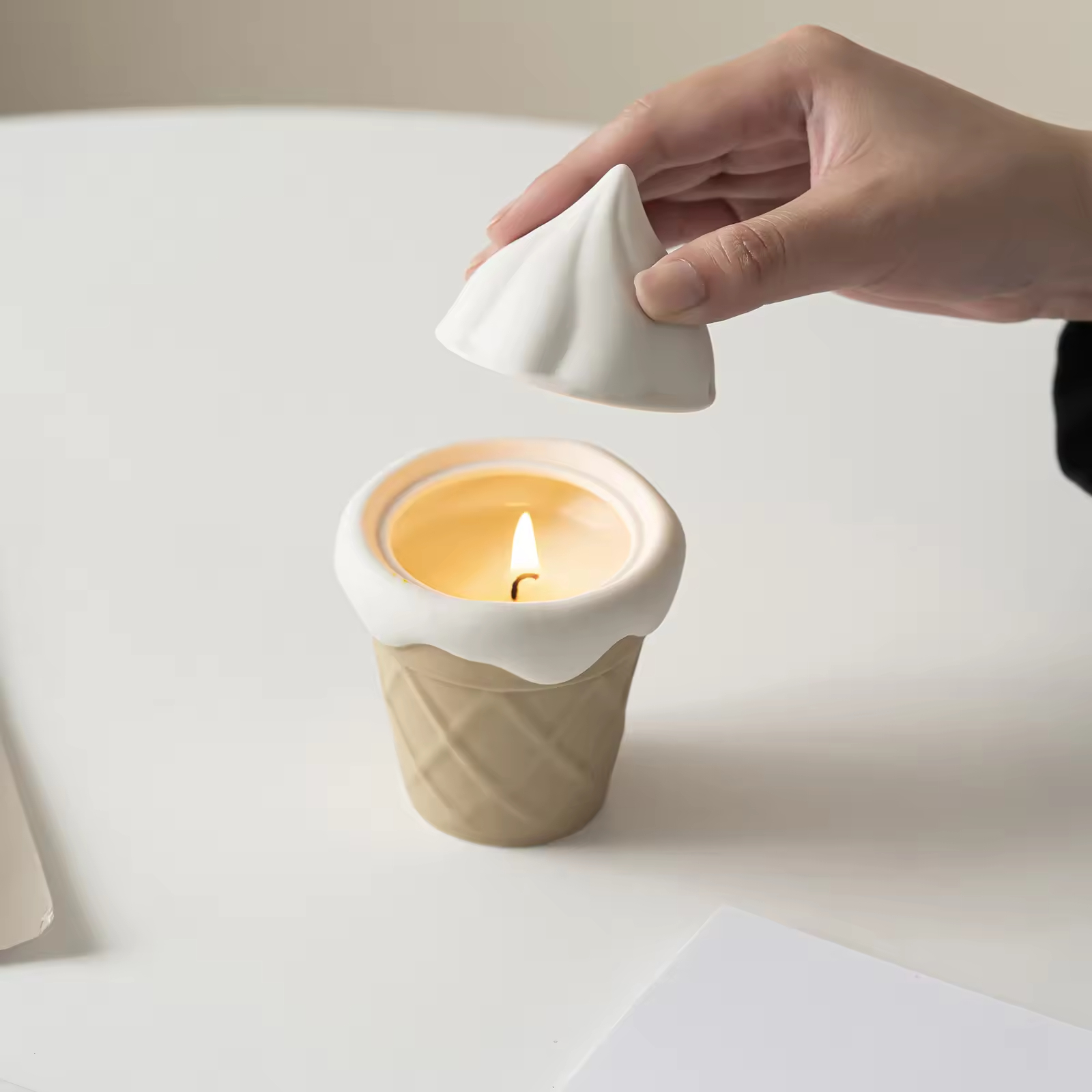 Matte Creative Empty Ice Cream Shaped Ceramic Candle Jar with Lid Ceramic Jar