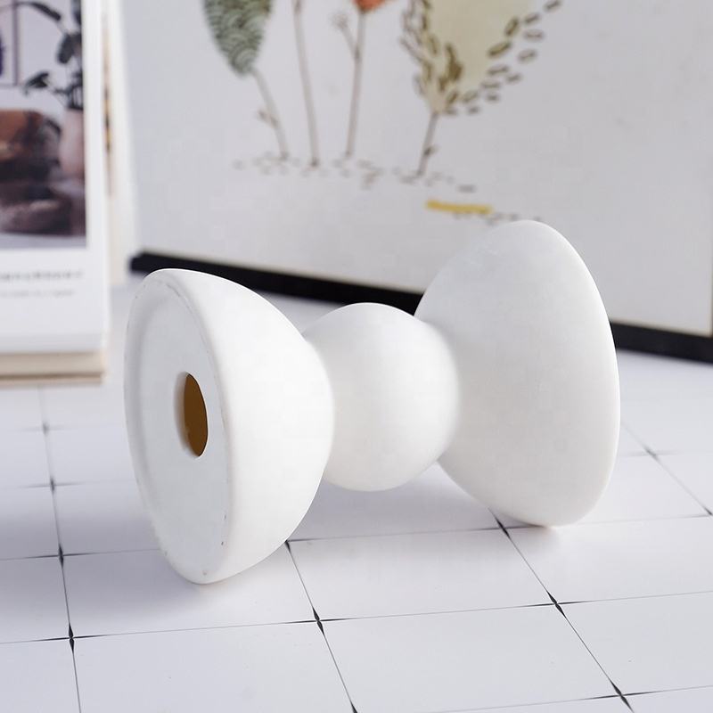 Nordic-Colored Frosted Aromatherapy Ceramic Candle Container Home Decor Candle Jar Cylinder Design Ceramic Painted Candle Holder
