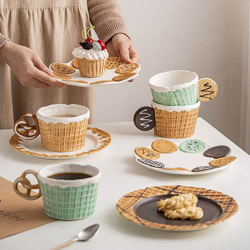 300ml Creative Retro Luxury Porcelain Cookie Holder Afternoon Tea Dessert Plate Ceramic Coffee Cup and Saucer