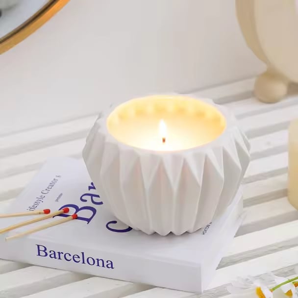 Matte White Round Candle Vessels Unique Shape Decorative Large Ceramic Candle Jars for Candle Making