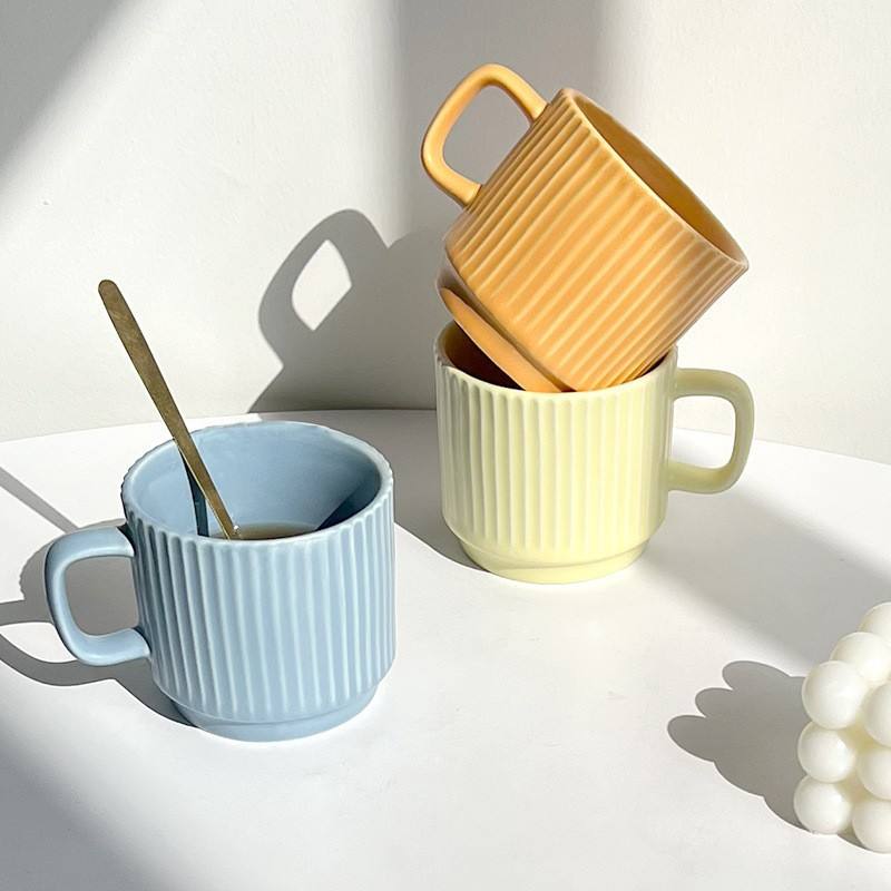 Manufacturer Ceramic Cup with Embossed Pattern Design Porcelain Coffee Mugs 14 oz Water Mike Tea Cups