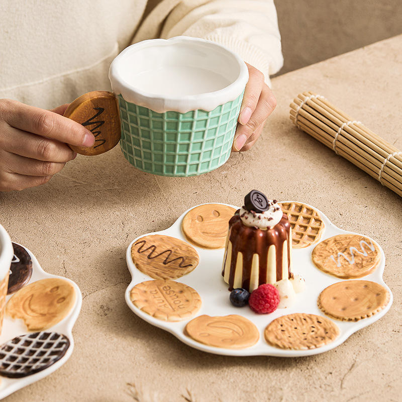 300ml Creative Retro Luxury Porcelain Cookie Holder Afternoon Tea Dessert Plate Ceramic Coffee Cup and Saucer